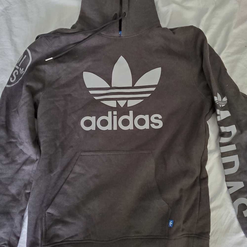 NWOT ADIDAS TREFOIL HOODIE